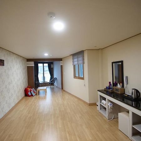 Dorcas Tourist Hostel Tongyeong Eksteriør bilde