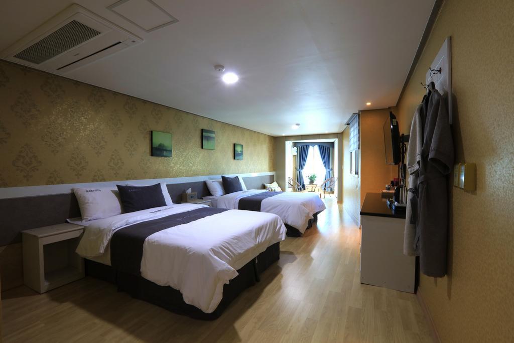 Dorcas Tourist Hostel Tongyeong Eksteriør bilde