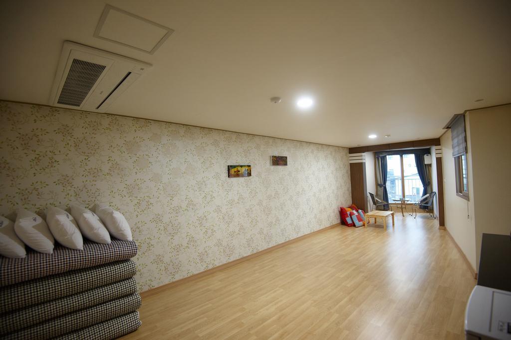 Dorcas Tourist Hostel Tongyeong Eksteriør bilde