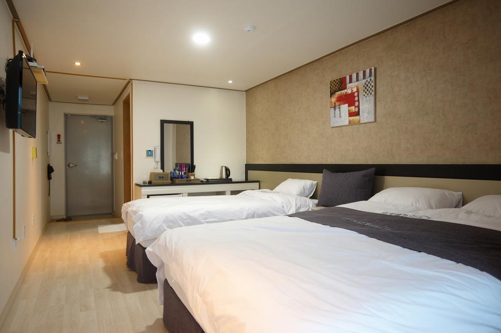 Dorcas Tourist Hostel Tongyeong Eksteriør bilde