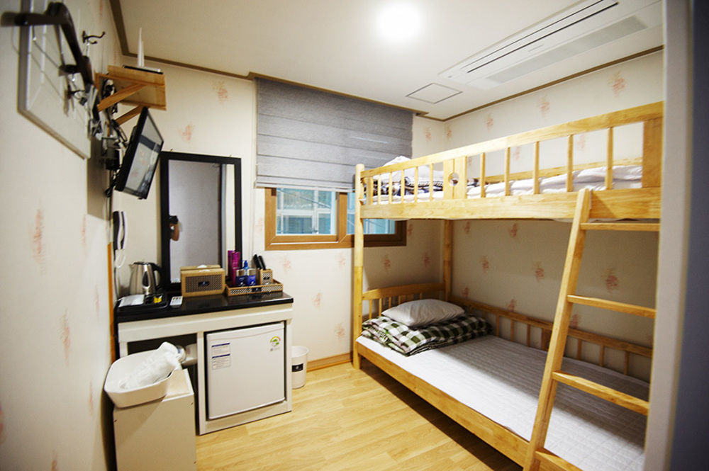 Dorcas Tourist Hostel Tongyeong Eksteriør bilde